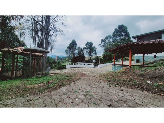 Casa de 5 alcobas en venta en Llano Grande, Rionegro, 380 m² · foto 5 de 24