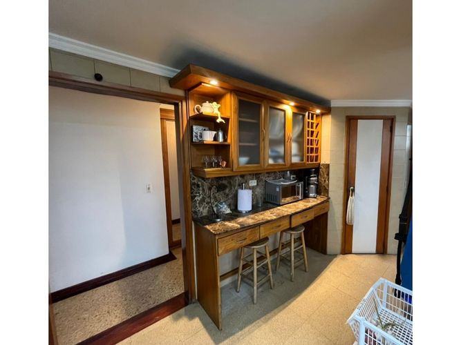 Apartamento de 7 alcobas en arriendo en La Aguacatala, Medellín, 260 m² · foto 6 de 21
