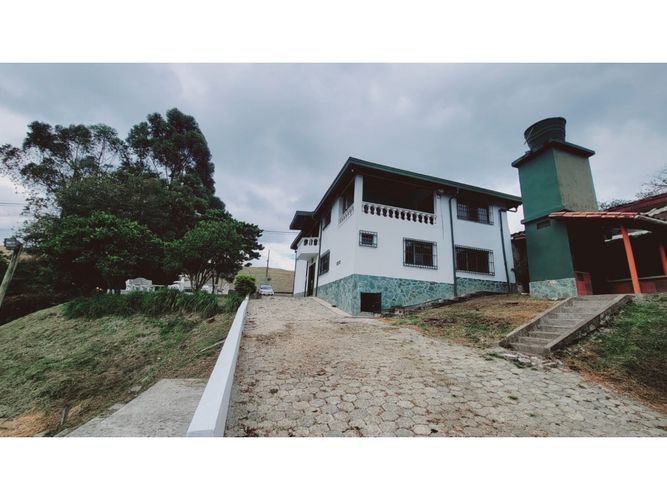Casa de 5 alcobas en venta en Llano Grande, Rionegro, 380 m² · foto 13 de 24