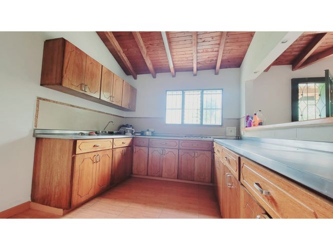 Casa de 5 alcobas en venta en Llano Grande, Rionegro, 380 m² · foto 14 de 24