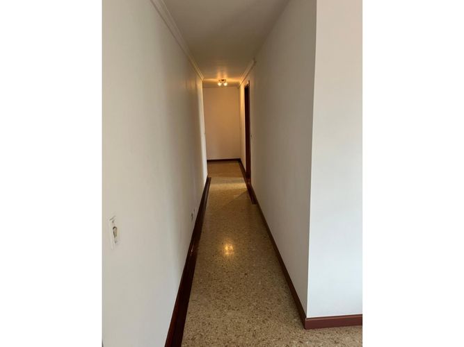 Apartamento de 7 alcobas en arriendo en La Aguacatala, Medellín, 260 m² · foto 17 de 21