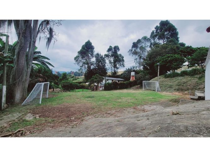 Casa de 5 alcobas en venta en Llano Grande, Rionegro, 380 m² · foto 16 de 24