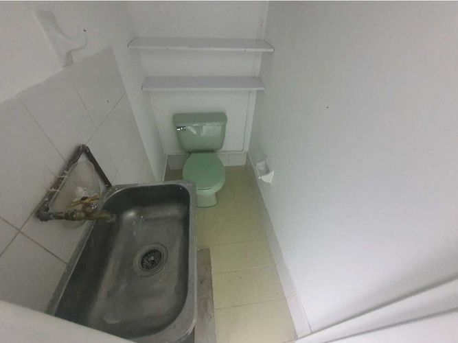 Local en arriendo en Los Naranjos, Envigado, 15 m² · foto 3 de 5