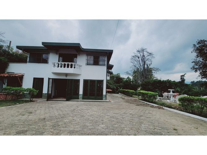 Casa de 5 alcobas en venta en Llano Grande, Rionegro, 380 m² · foto 17 de 24