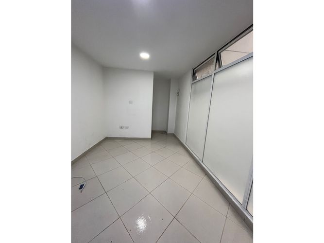 Oficina en arriendo en Zona Centro, Envigado, 24 m² · foto 2 de 3