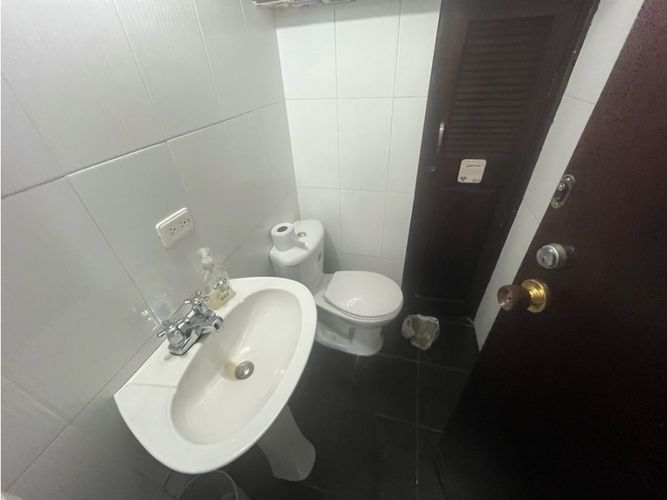 Oficina en arriendo en La Esmeralda, Medellín, 14 m² · foto 3 de 3