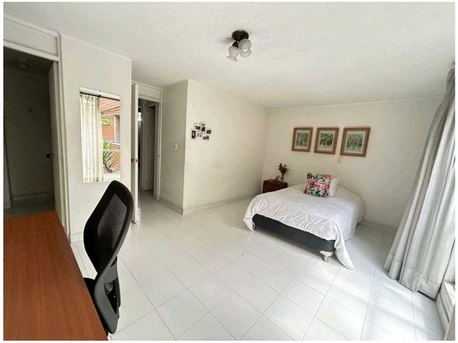 Apartamento de 3 alcobas en venta en El Tesoro, Medellín, 196 m² · foto 9 de 18