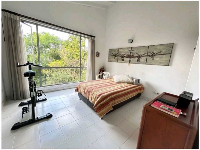 Apartamento de 3 alcobas en venta en El Tesoro, Medellín, 196 m² · foto 11 de 18