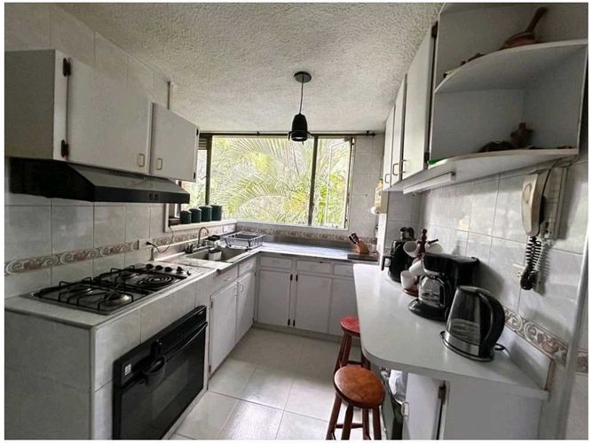 Apartamento de 3 alcobas en venta en El Tesoro, Medellín, 196 m² · foto 14 de 18