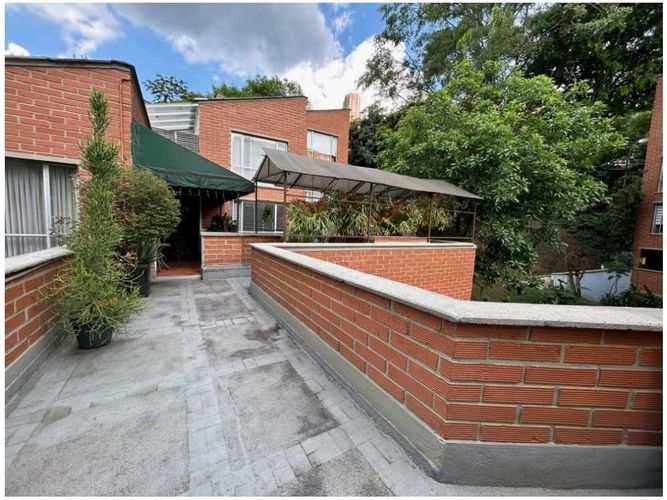 Apartamento de 3 alcobas en venta en El Tesoro, Medellín, 196 m² · foto 15 de 18