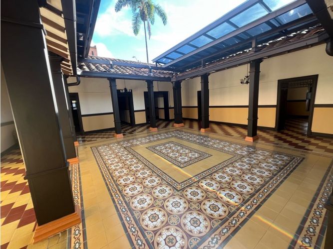 Local en arriendo en Los Naranjos, Envigado, 380 m² · foto 2 de 13