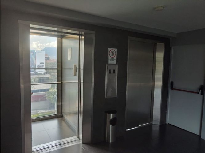 Oficina en arriendo en El Poblado, Medellín, 420 m² · foto 17 de 22