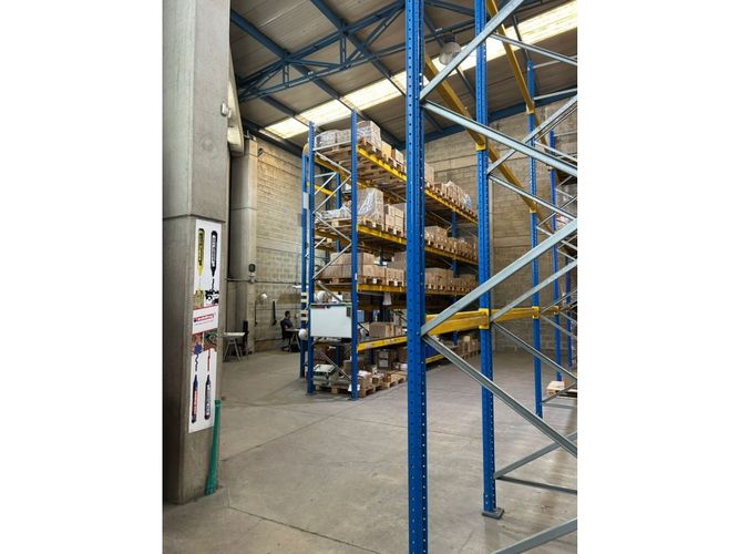 Bodega en arriendo en Monteazul, Sabaneta, 859 m² · foto 2 de 9