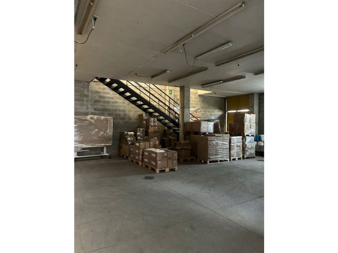 Bodega en arriendo en Monteazul, Sabaneta, 859 m² · foto 6 de 9