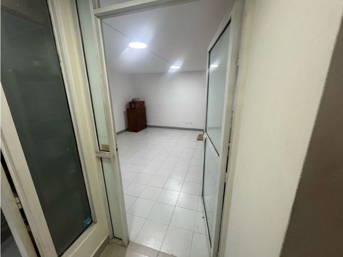 Oficina en arriendo en Zona Centro, Envigado, 30 m² · foto 3 de 4