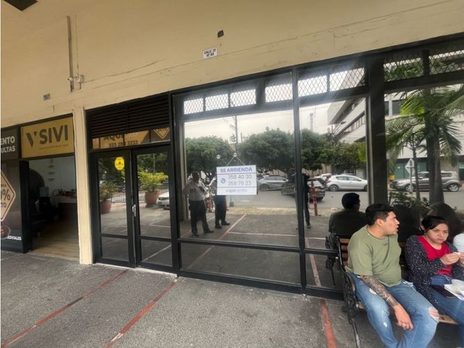Local en arriendo en La Esmeralda, Envigado, 87 m² · foto 2 de 8