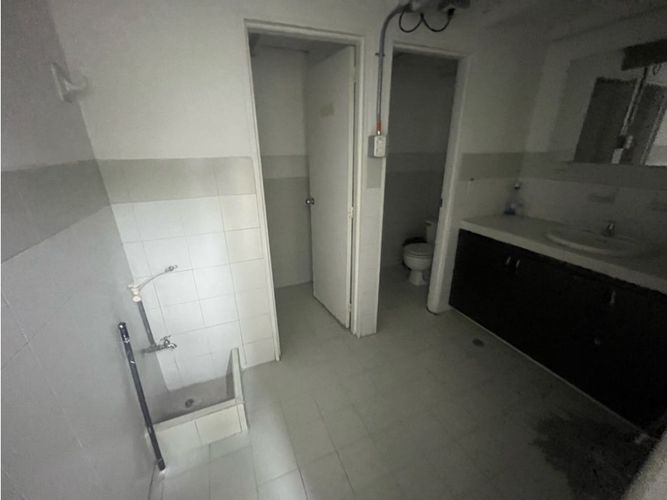 Local en arriendo en La Esmeralda, Envigado, 87 m² · foto 8 de 8