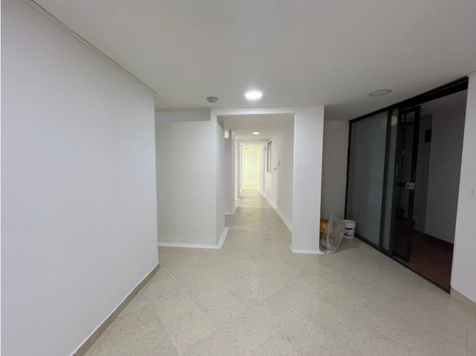 Local en arriendo en Los Naranjos, Envigado, 130 m² · foto 2 de 11