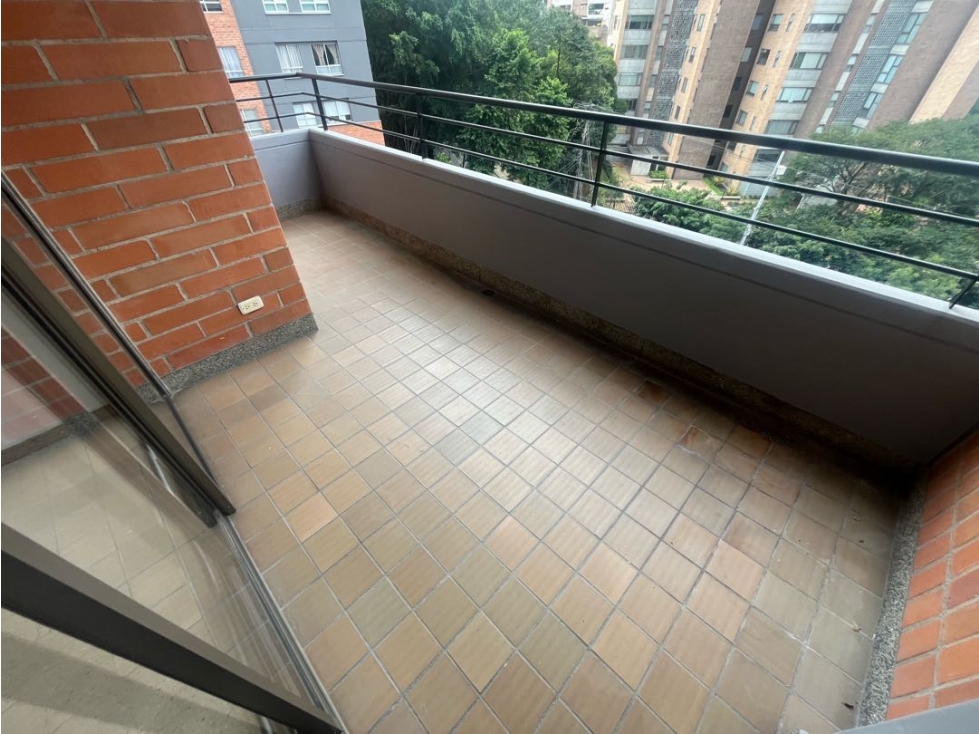 Apartamento en arriendo en Vizcaya, Medellín · foto 5 de 18
