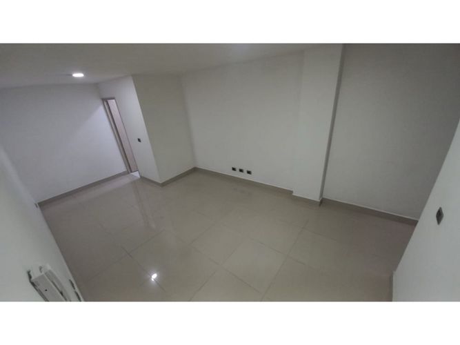 Oficina en arriendo en El Dorado, Envigado, 24 m² · foto 3 de 4
