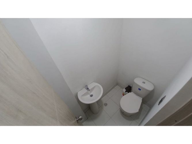 Oficina en arriendo en El Dorado, Envigado, 24 m² · foto 4 de 4