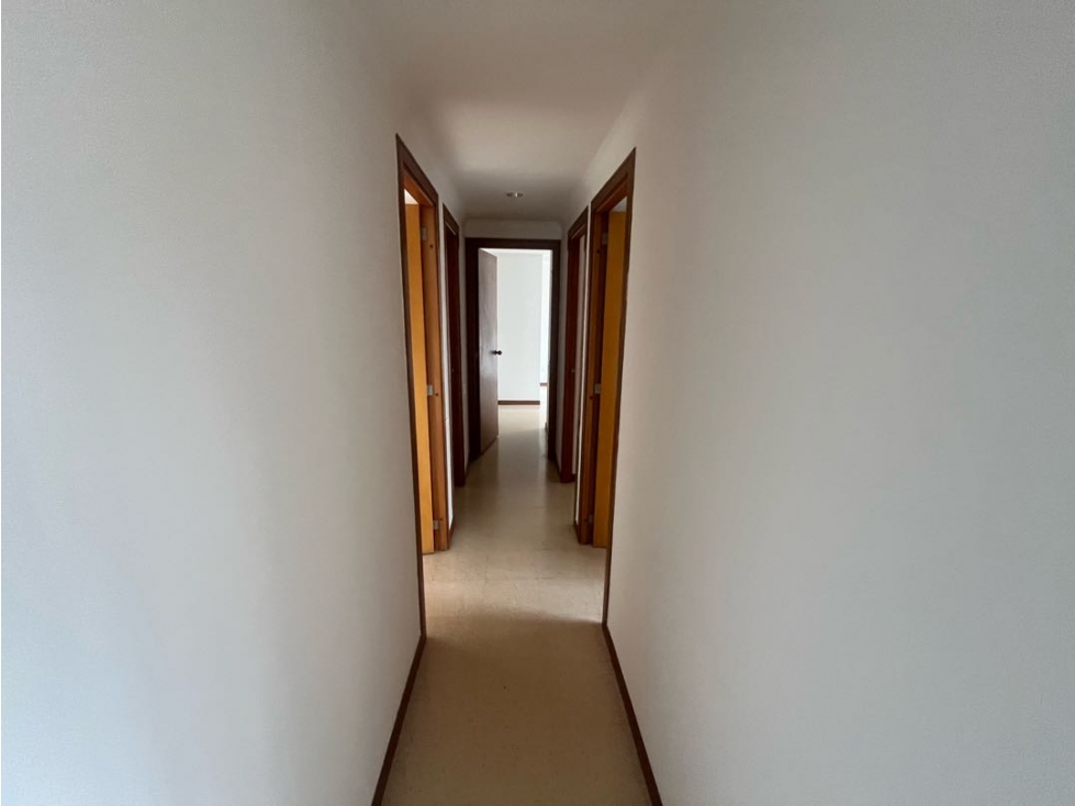 Apartamento en arriendo en Vizcaya, Medellín · foto 10 de 18