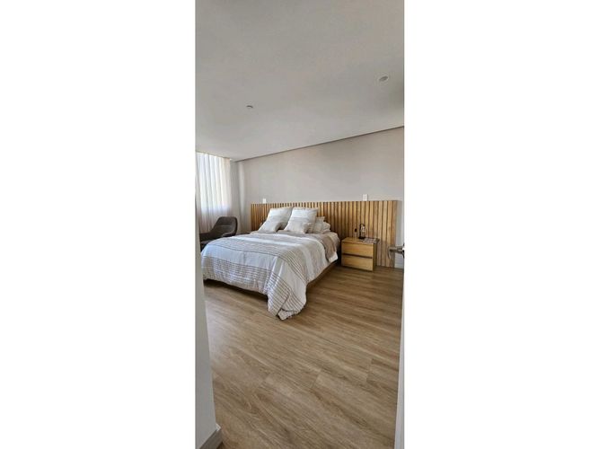 Apartamento de 3 alcobas en venta en Loma Del Esmeraldal, Itagüí, 291 m² · foto 4 de 21