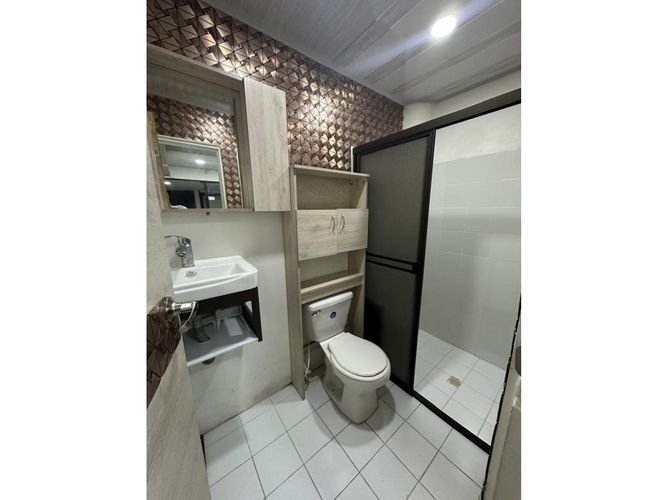 Oficina en arriendo en El Poblado, Medellín, 12 m² · foto 2 de 6