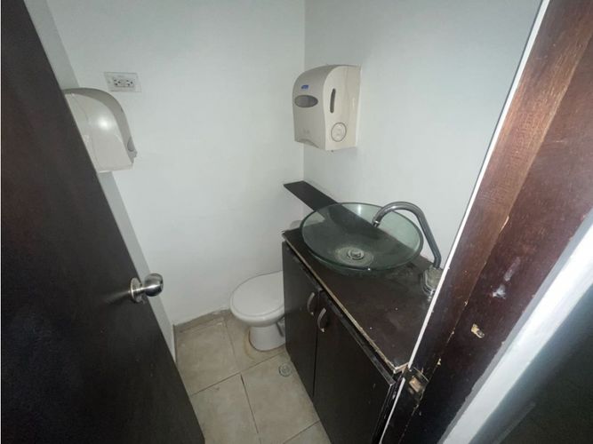 Local en arriendo en La Esmeralda, Envigado, 395 m² · foto 4 de 18