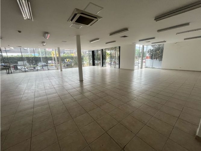 Local en arriendo en La Esmeralda, Envigado, 395 m² · foto 11 de 18