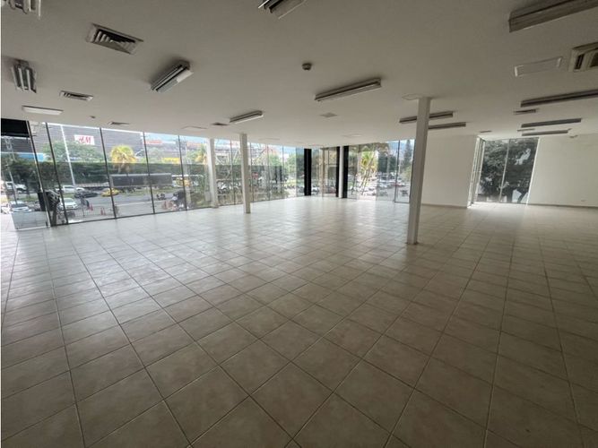 Local en arriendo en La Esmeralda, Envigado, 395 m² · foto 13 de 18