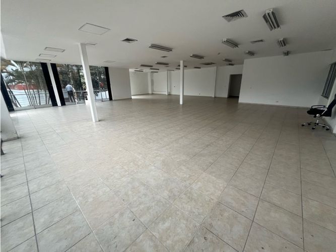 Local en arriendo en La Esmeralda, Envigado, 395 m² · foto 14 de 18