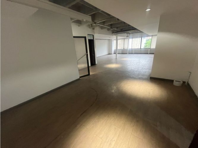 Oficina en arriendo en La Esmeralda, Itagüí, 287 m² · foto 3 de 14