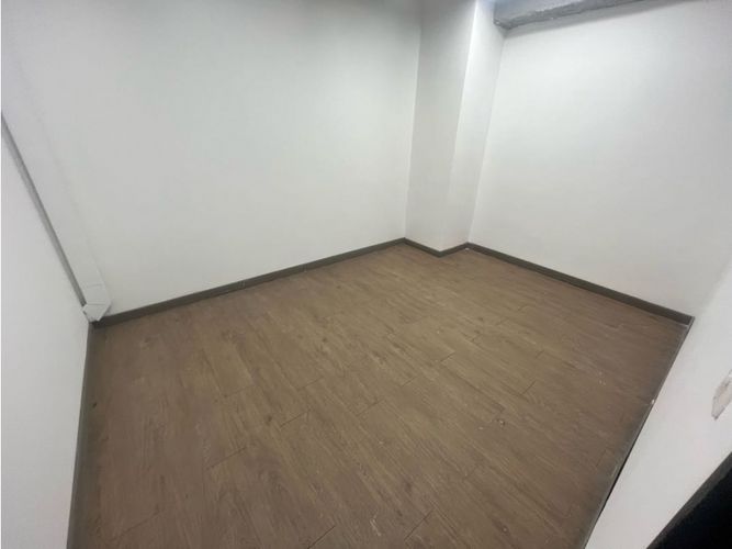 Oficina en arriendo en La Esmeralda, Itagüí, 287 m² · foto 4 de 14