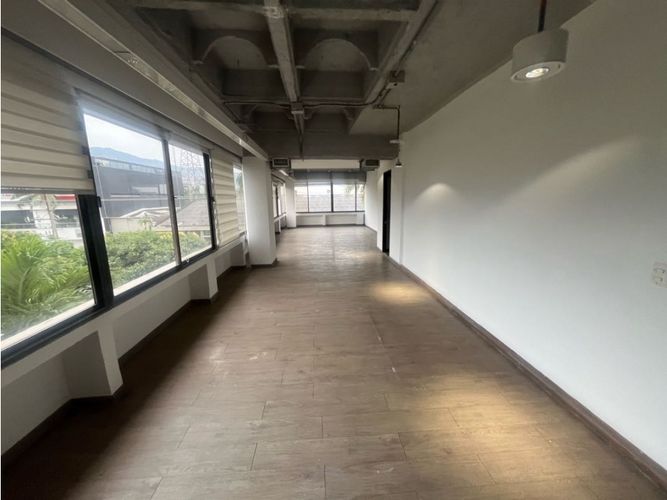Oficina en arriendo en La Esmeralda, Itagüí, 287 m² · foto 8 de 14