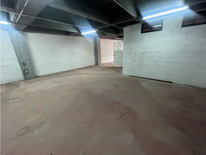 Bodega en arriendo en Camparola, Itagüí, 180 m² · foto 7 de 13