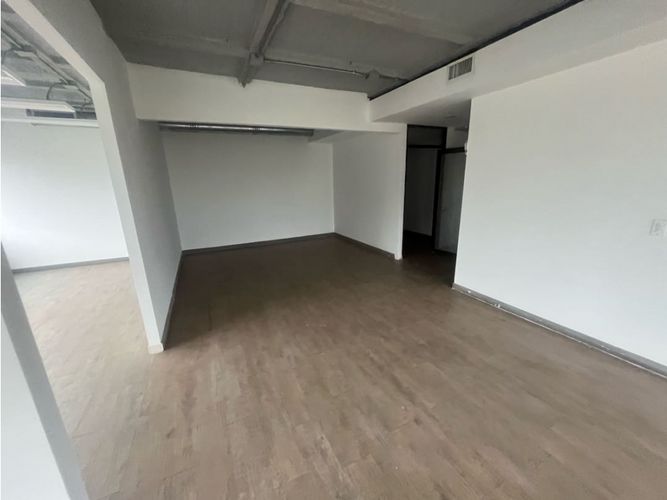 Oficina en arriendo en La Esmeralda, Itagüí, 287 m² · foto 11 de 14