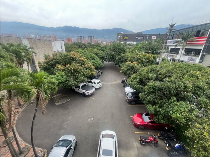 Oficina en arriendo en La Esmeralda, Itagüí, 287 m² · foto 13 de 14