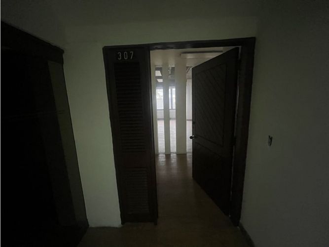 Oficina en arriendo en La Esmeralda, Itagüí, 380 m² · foto 2 de 14