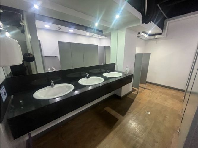Oficina en arriendo en La Esmeralda, Itagüí, 380 m² · foto 3 de 14