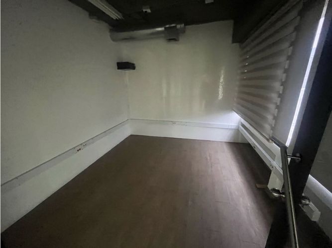 Oficina en arriendo en La Esmeralda, Itagüí, 380 m² · foto 9 de 14