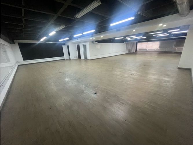 Oficina en arriendo en La Esmeralda, Itagüí, 380 m² · foto 10 de 14