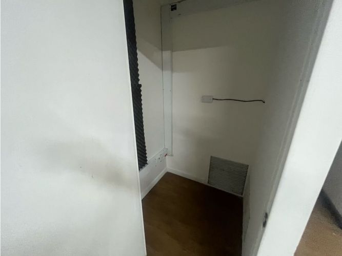 Oficina en arriendo en La Esmeralda, Itagüí, 380 m² · foto 11 de 14