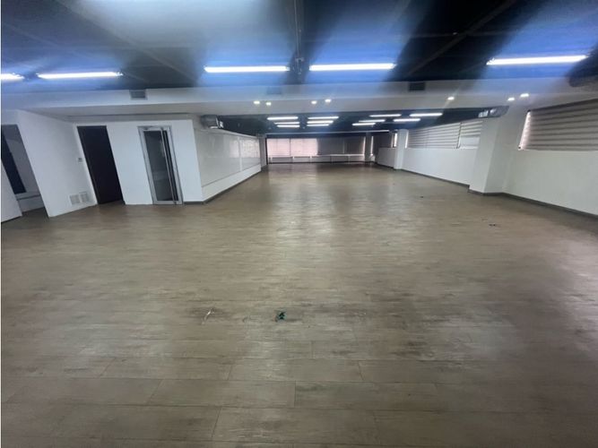 Oficina en arriendo en La Esmeralda, Itagüí, 380 m² · foto 13 de 14