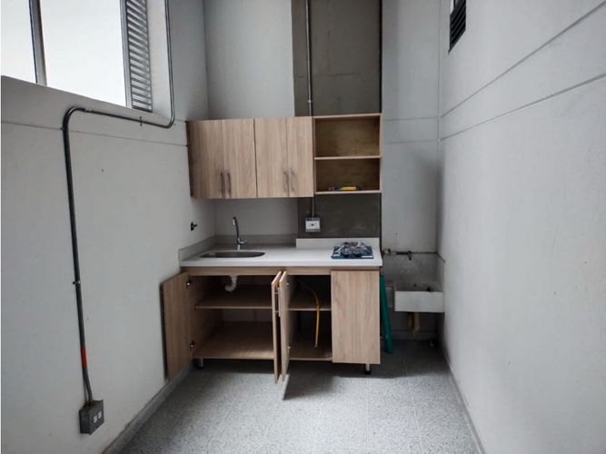 Bodega en arriendo en San Bernardo, Medellín, 180 m² · foto 5 de 10