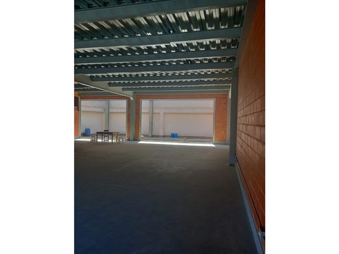 Local en arriendo en La America, Medellín, 320 m² · foto 3 de 9
