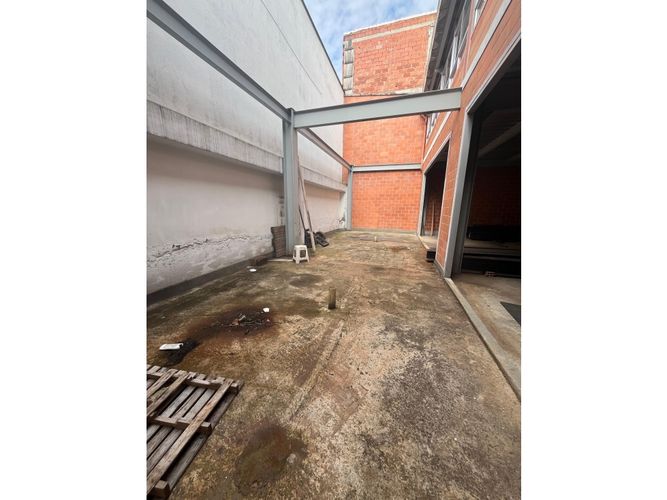 Local en arriendo en La America, Medellín, 320 m² · foto 5 de 9