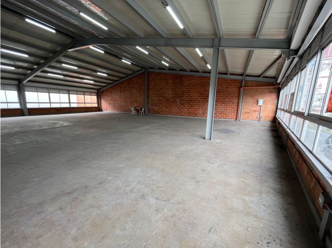 Local en arriendo en La America, Medellín, 280 m² · foto 2 de 13