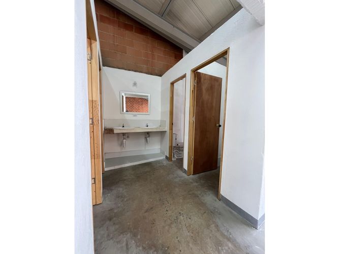 Local en arriendo en La America, Medellín, 280 m² · foto 5 de 13