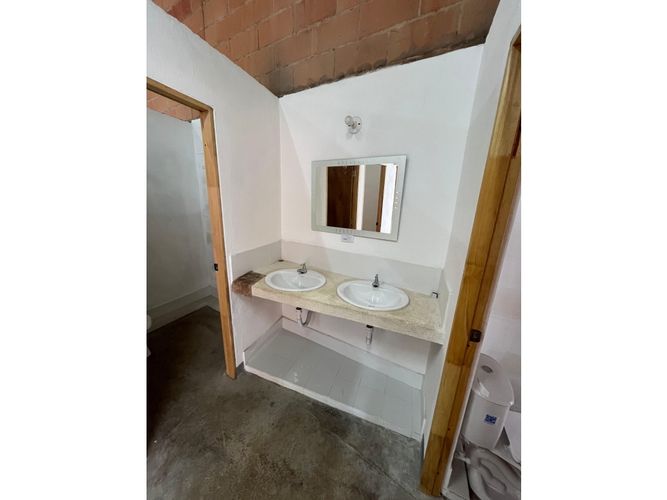 Local en arriendo en La America, Medellín, 280 m² · foto 7 de 13